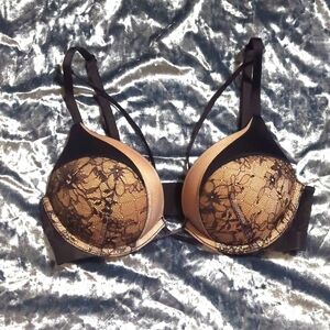 30B Victoria's Secret Bombshell NWOT Add-2-Cups Plunge Bra in Beige+Black Lace